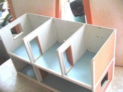 1960s LUNDBY 2 LEVEL FLAT OPEN TOP DOLLHOUSE 24'' WIDE X 14'' HIGH
